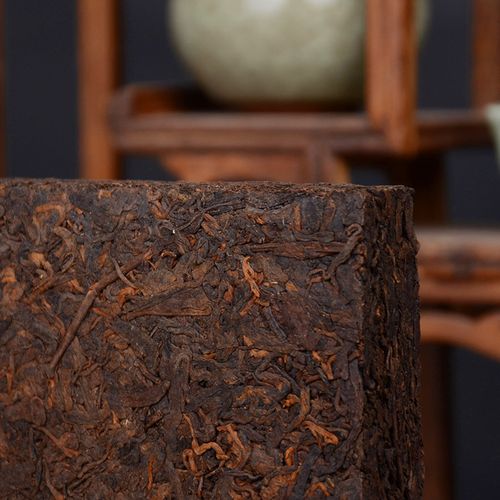 时光沉淀的醇厚 90年代陈年普洱茶砖的收藏与品鉴指南
